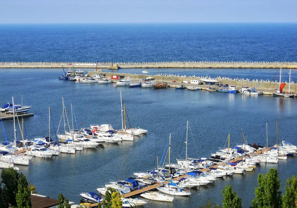Hotel Apartament Constanta Bagian luar foto
